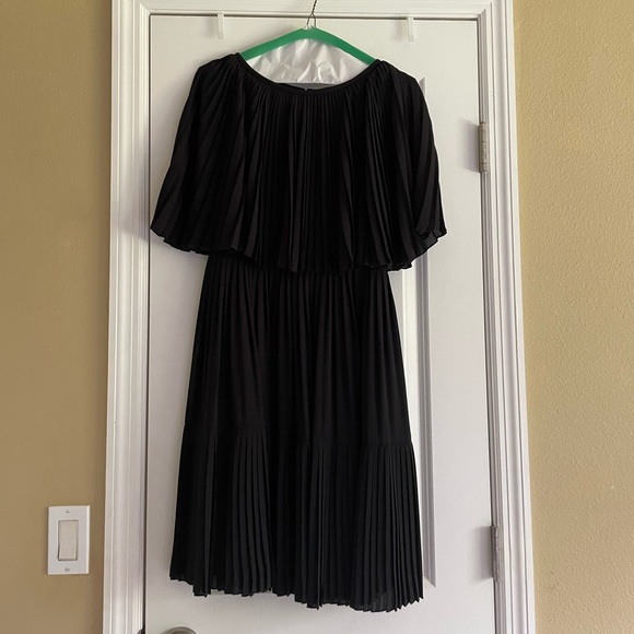 Kate Spade pleated cape dress - Picture 2 of 3